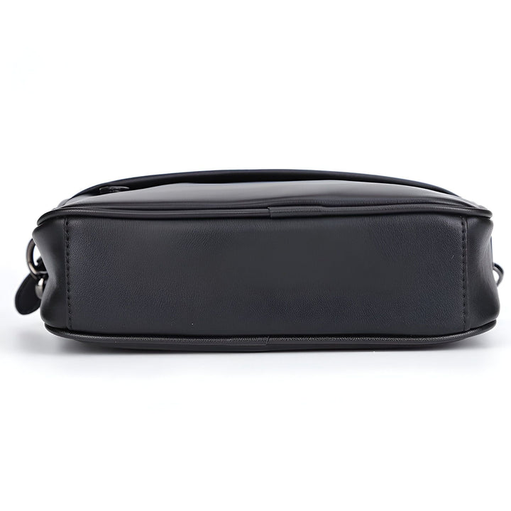 Vue de dessous et côtés d'un sac noir, 46194058002656,46194058035424,46194058068192,46194058100960